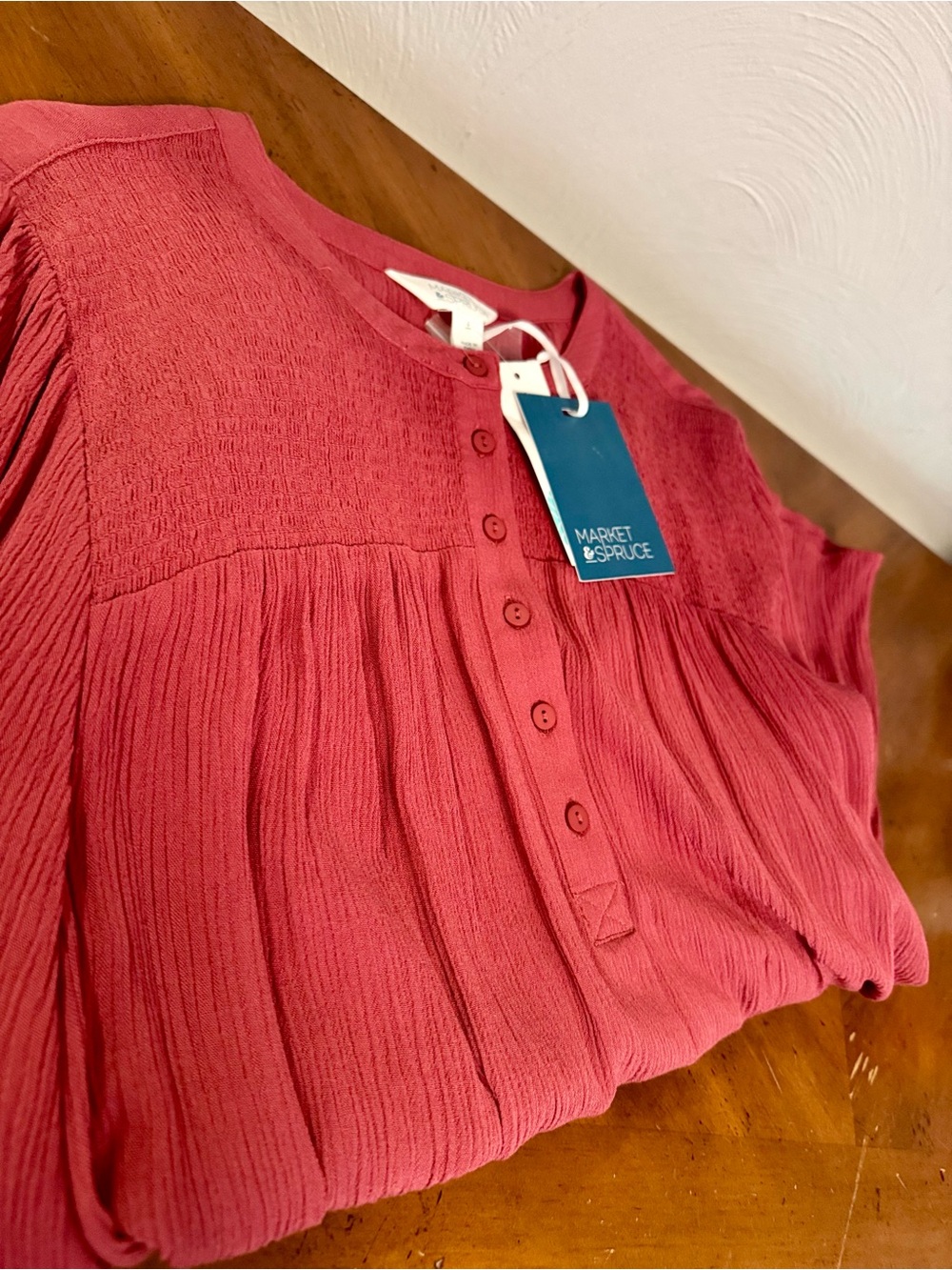 Market & Spruce Rose-Red Button Front Pleated Women's Top
